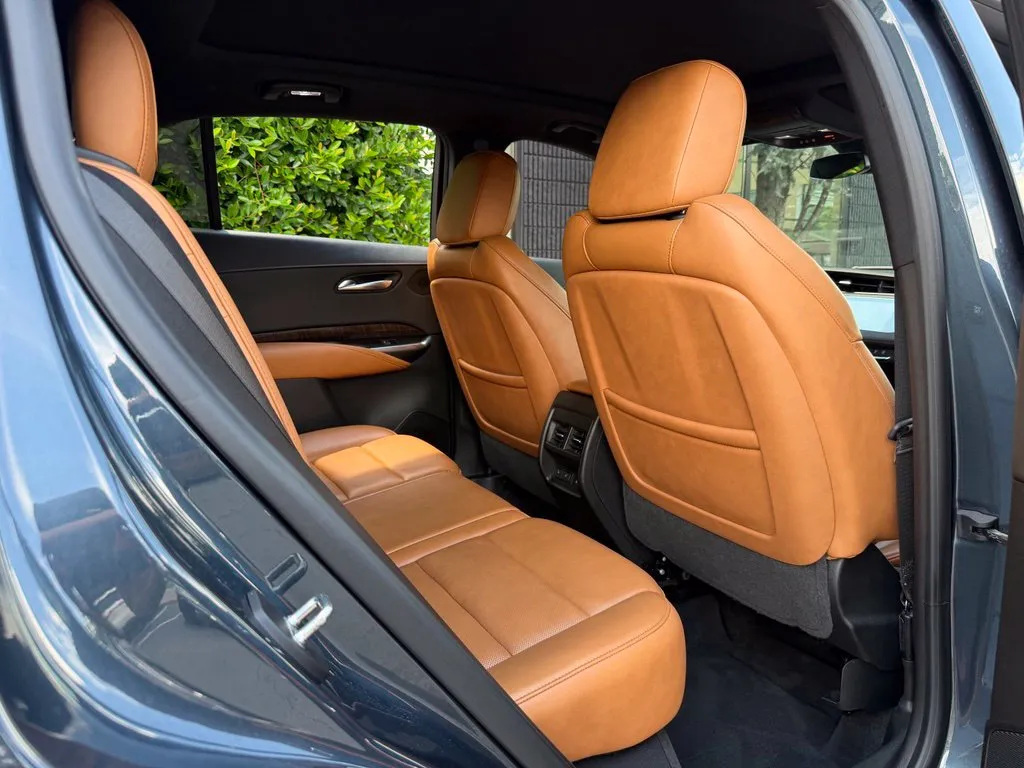 Cadillac XT4 photo 38