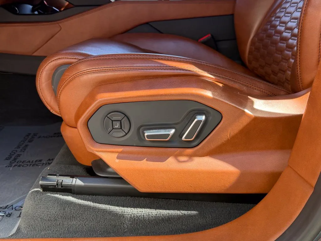 Lamborghini URUS photo 27