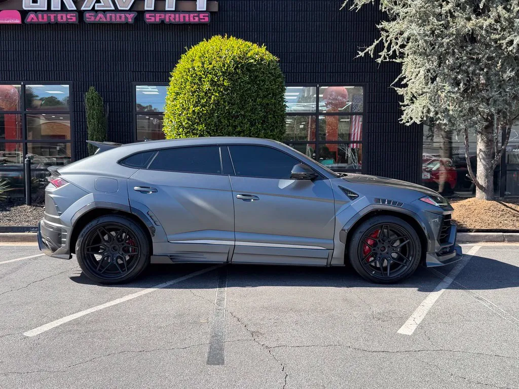 Lamborghini URUS photo 21