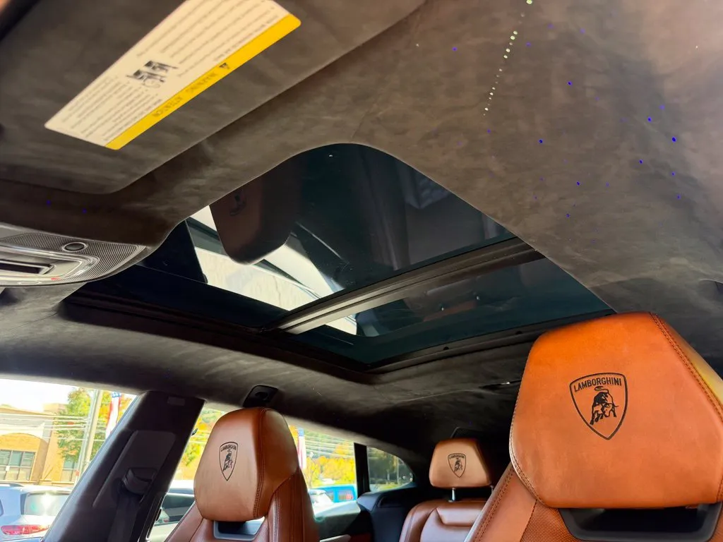 Lamborghini URUS photo 55