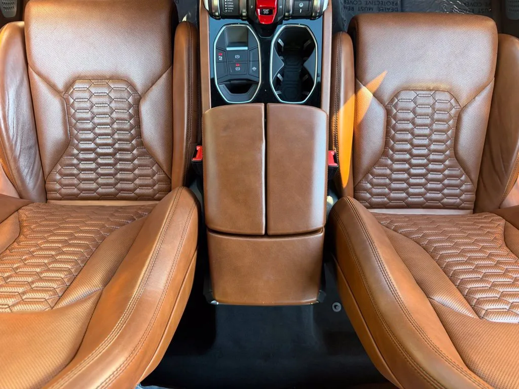 Lamborghini URUS photo 52