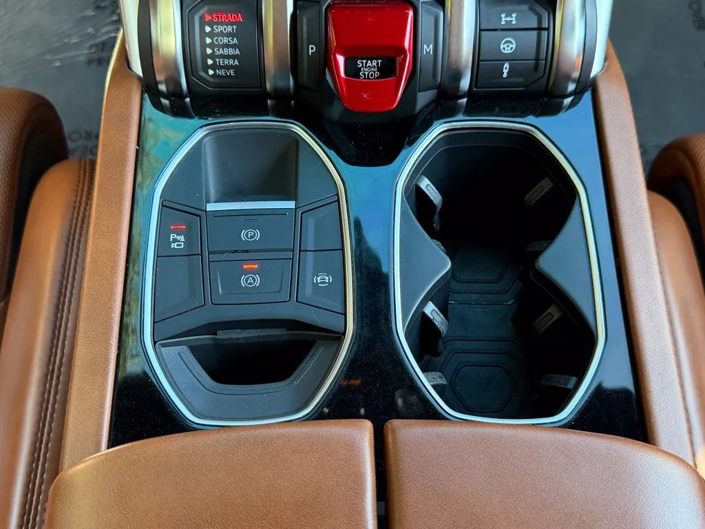 Lamborghini URUS photo 50