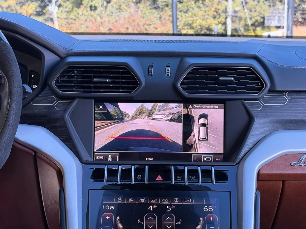 Lamborghini URUS photo 48