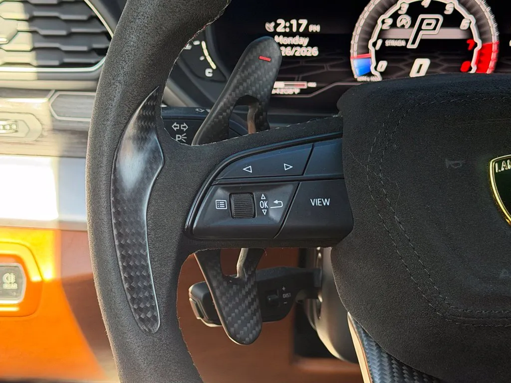 Lamborghini URUS photo 45