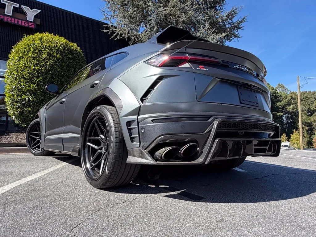 Lamborghini URUS photo 20