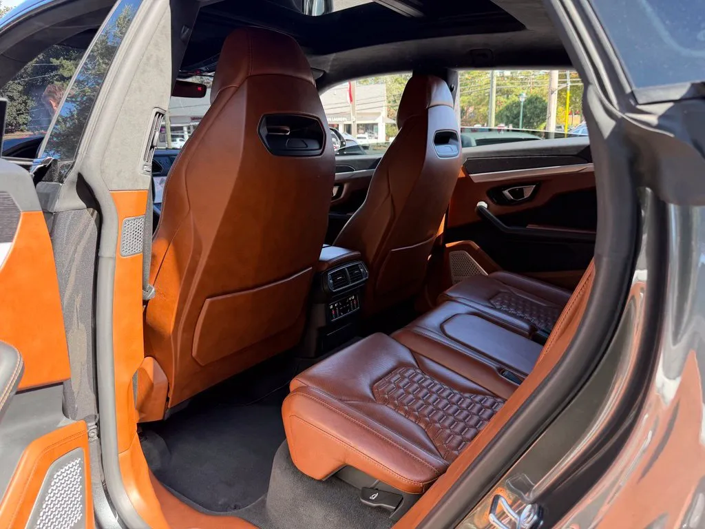 Lamborghini URUS photo 31