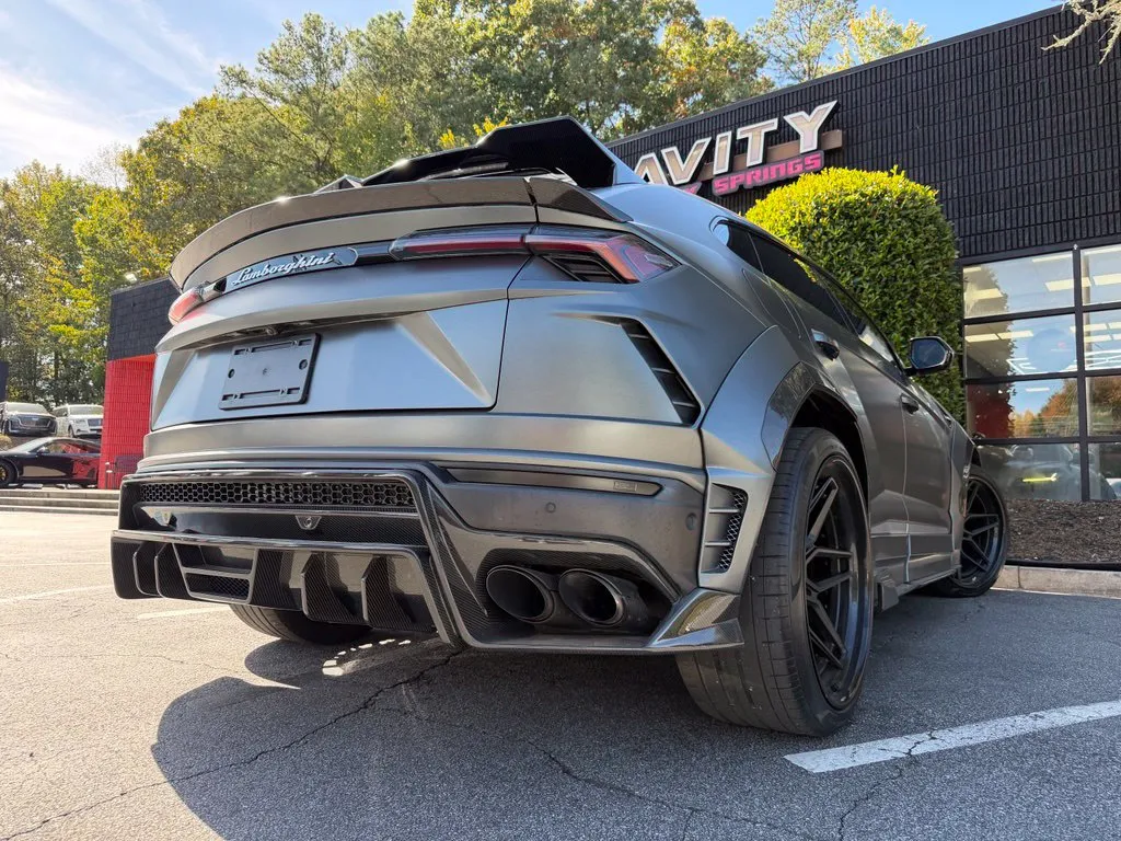 Lamborghini URUS photo 13