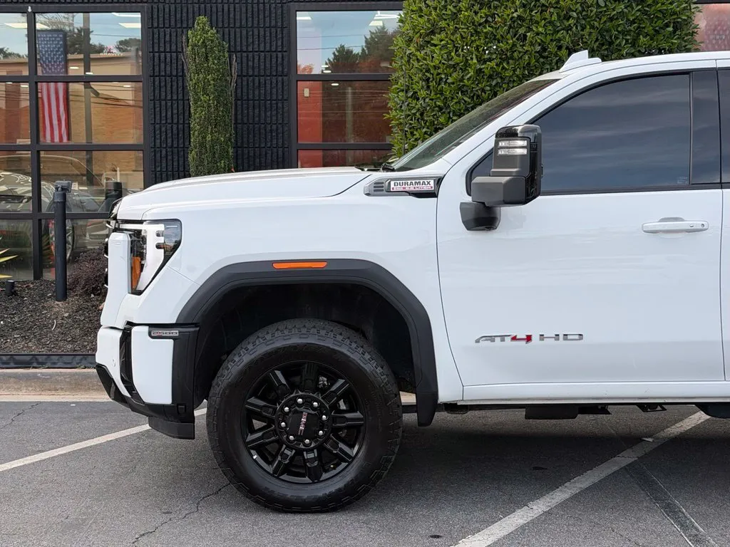 GMC Sierra photo 10