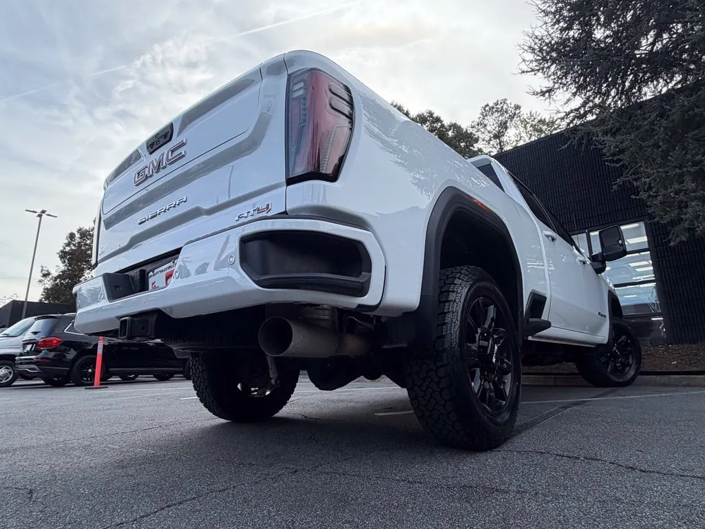 GMC Sierra photo 13