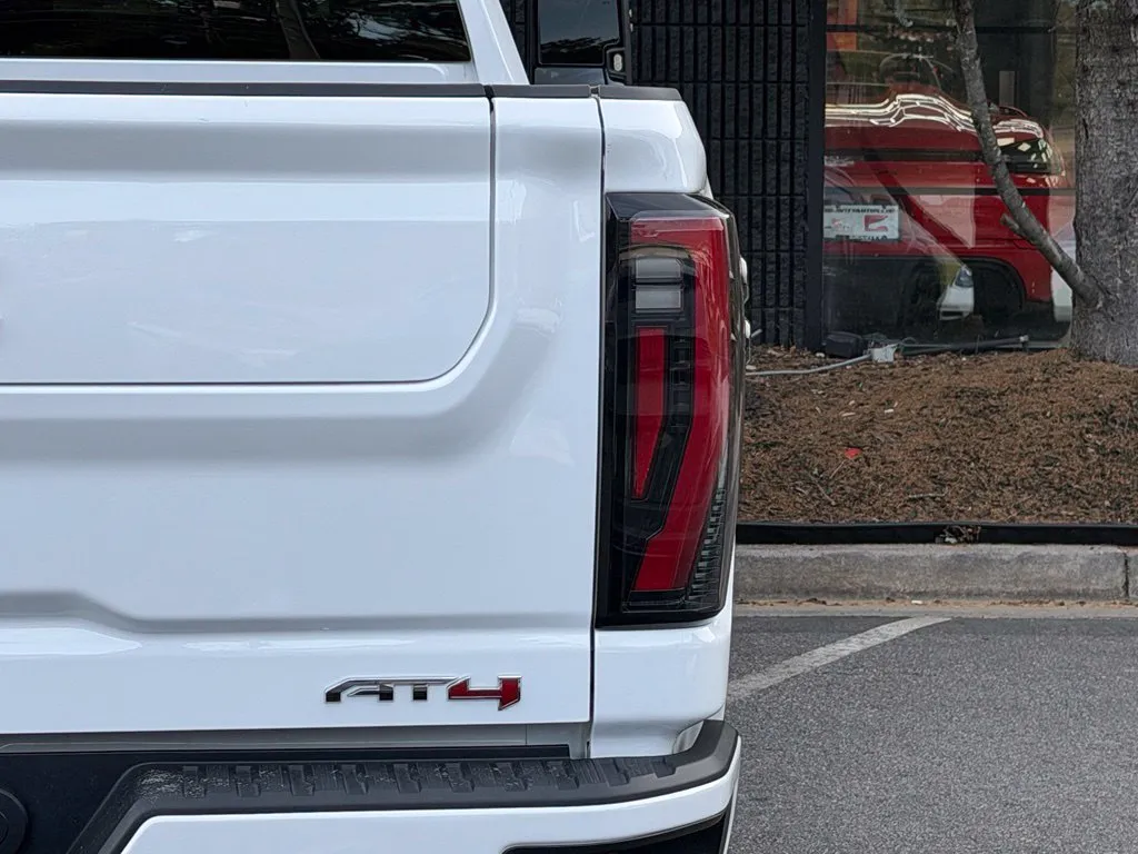 GMC Sierra photo 16
