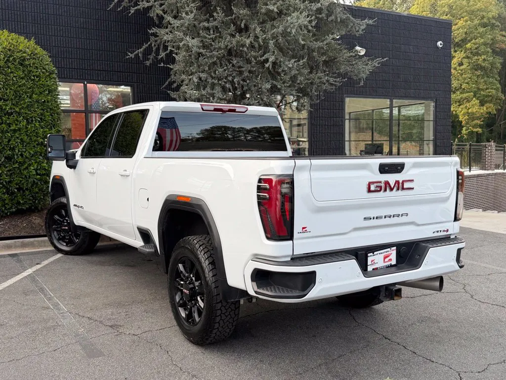 GMC Sierra photo 18