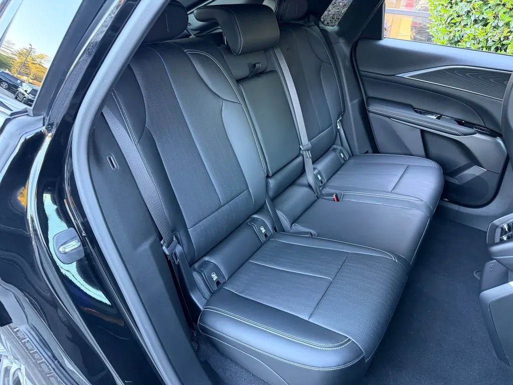 Cadillac Lyriq photo 41