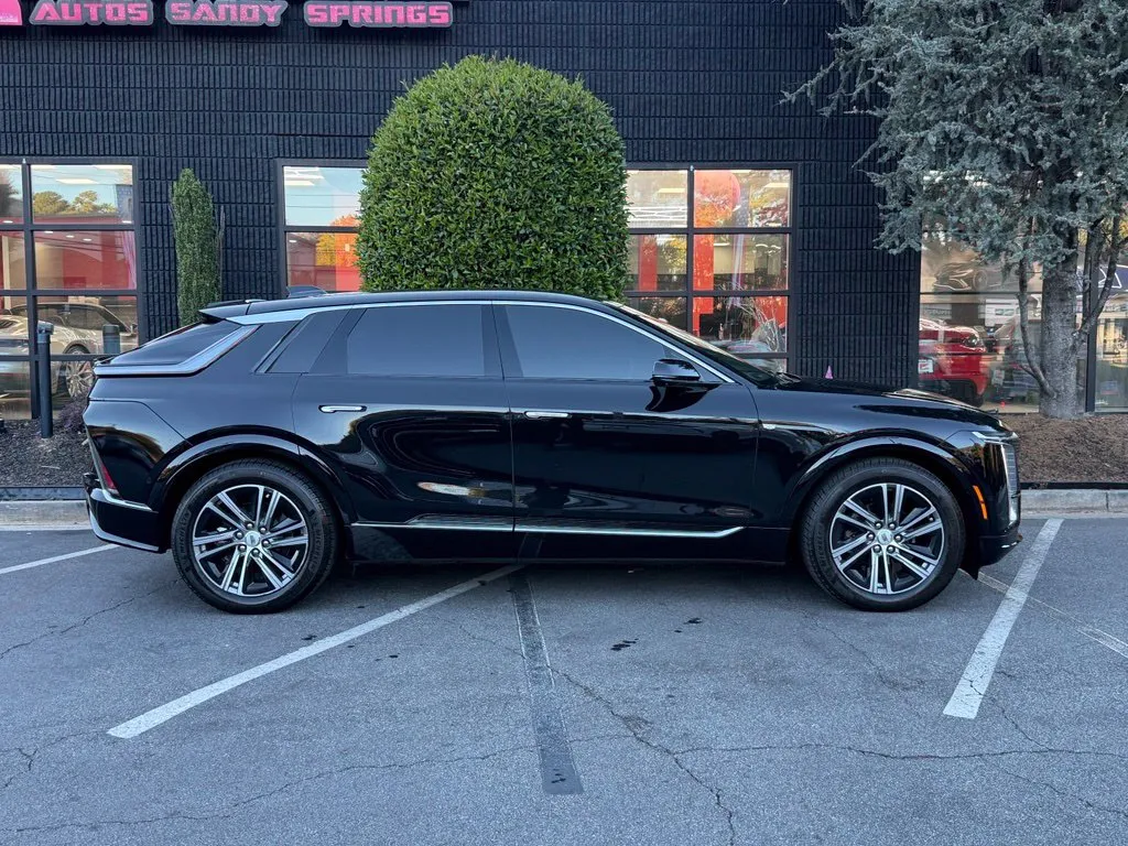Cadillac Lyriq photo 15