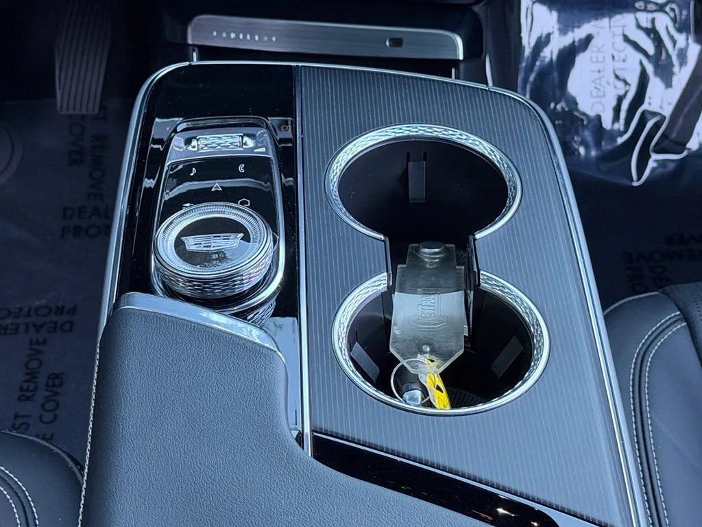 Cadillac Lyriq photo 50