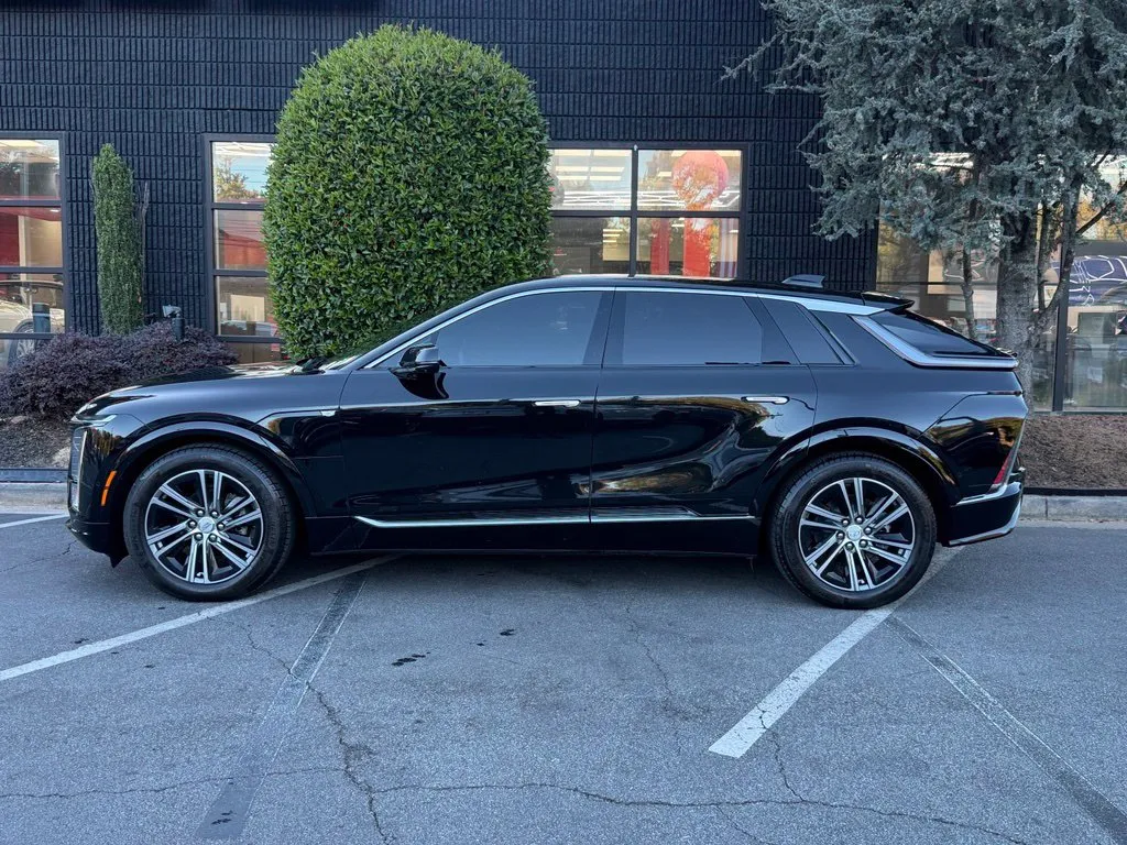 Cadillac Lyriq photo 3