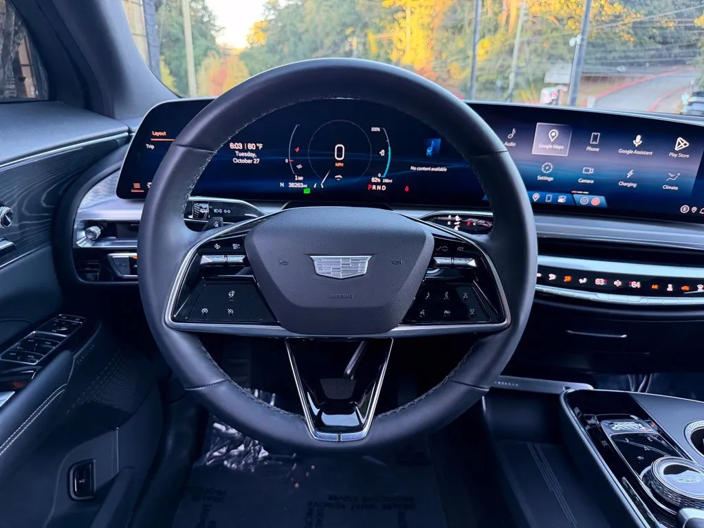 Cadillac Lyriq photo 45