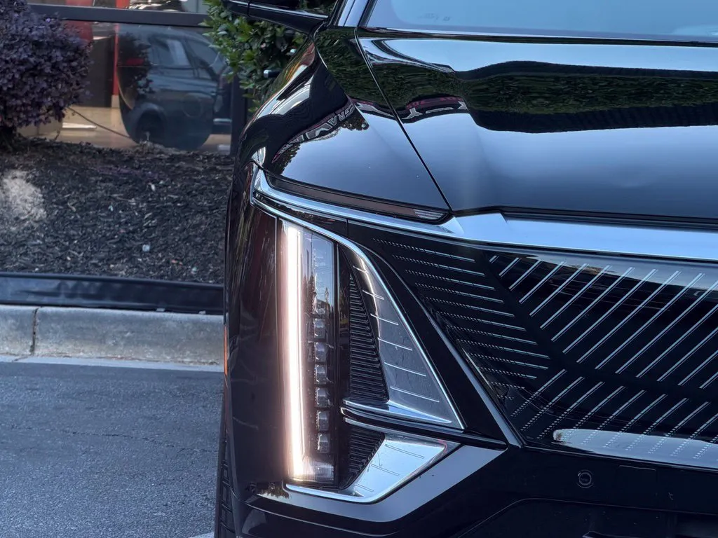 Cadillac Lyriq photo 19