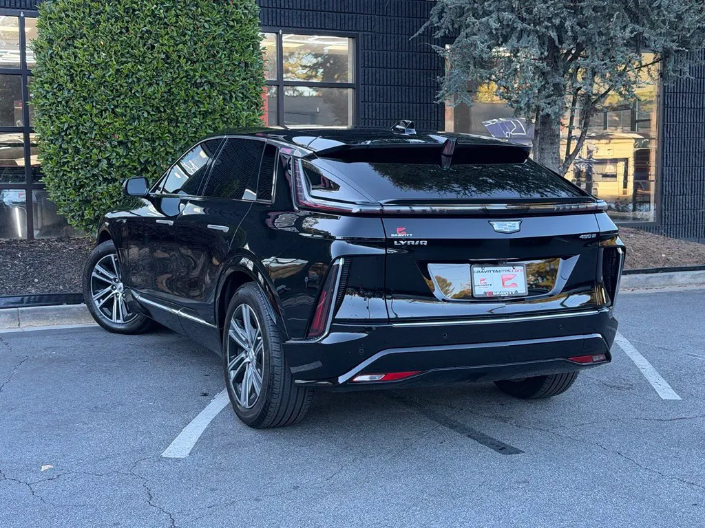 Cadillac Lyriq photo 13