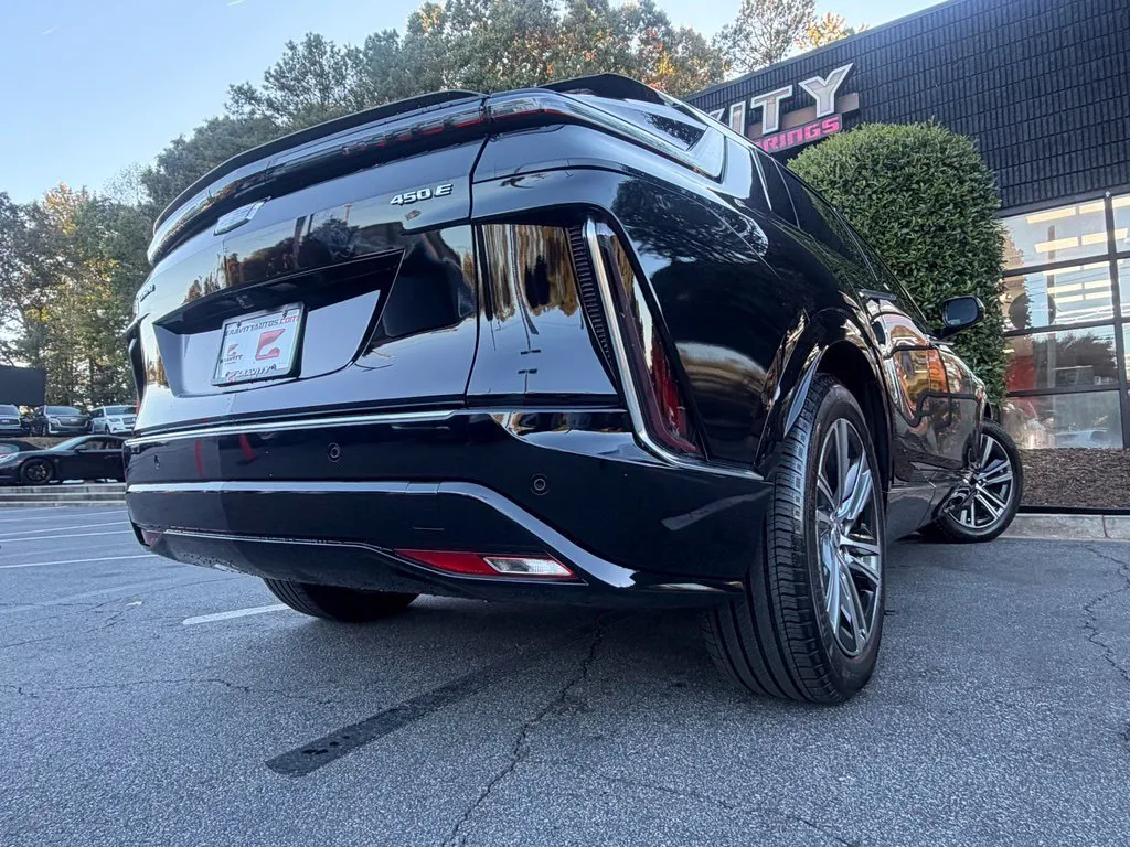 Cadillac Lyriq photo 7