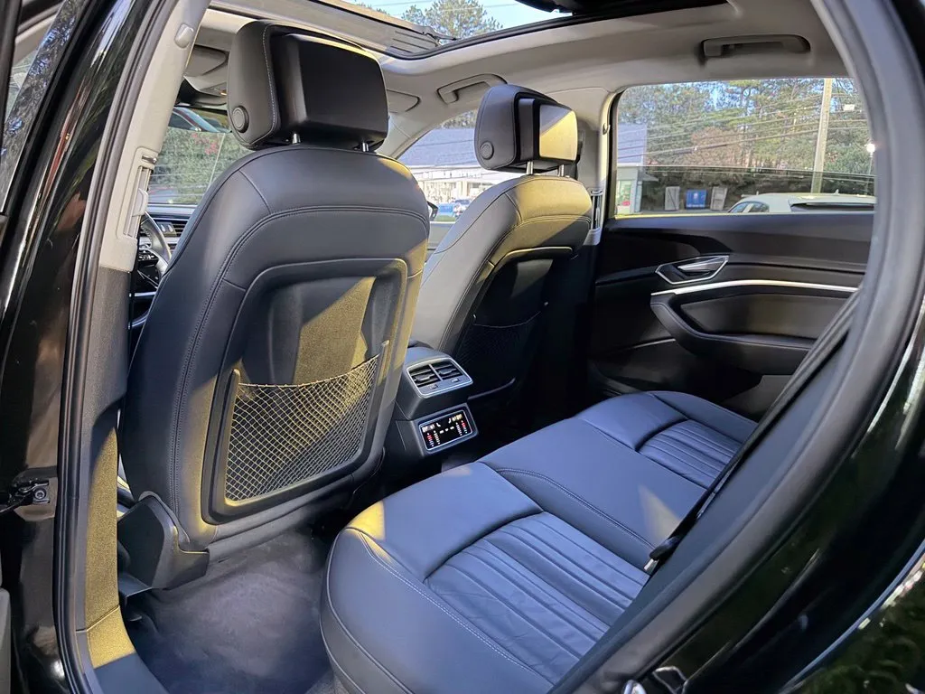 Audi e-tron photo 30