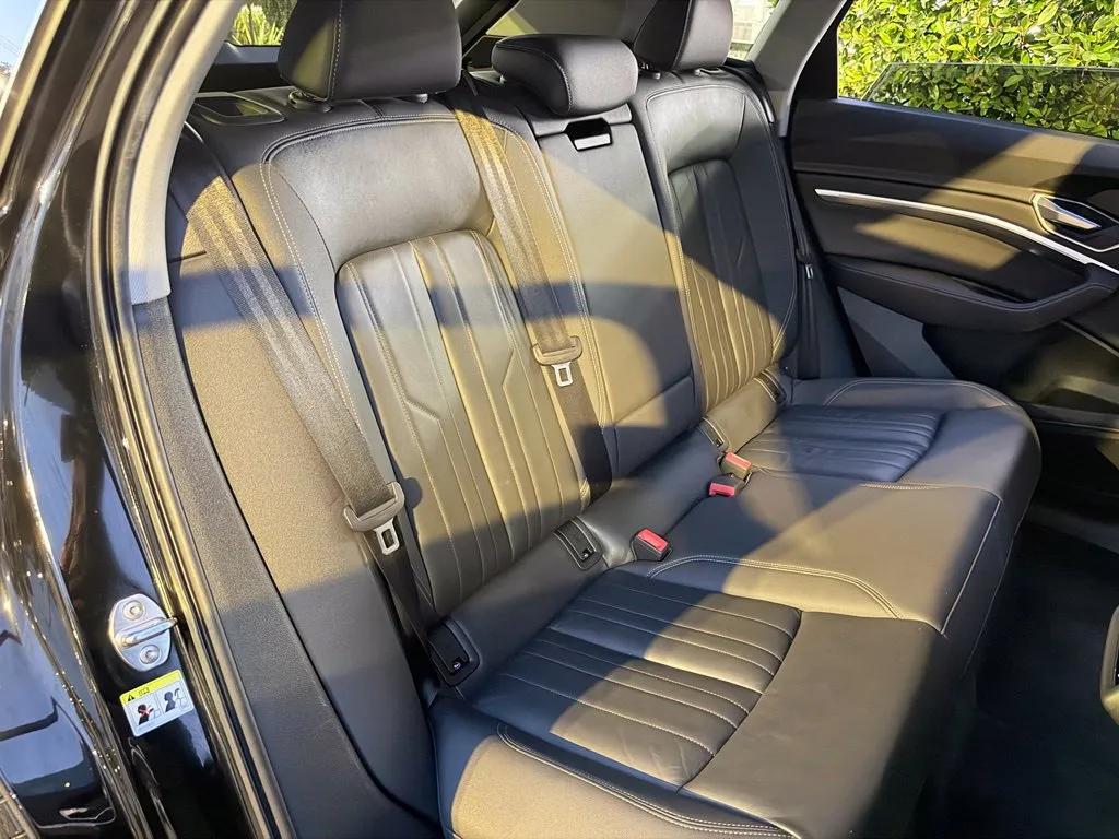 Audi e-tron photo 37