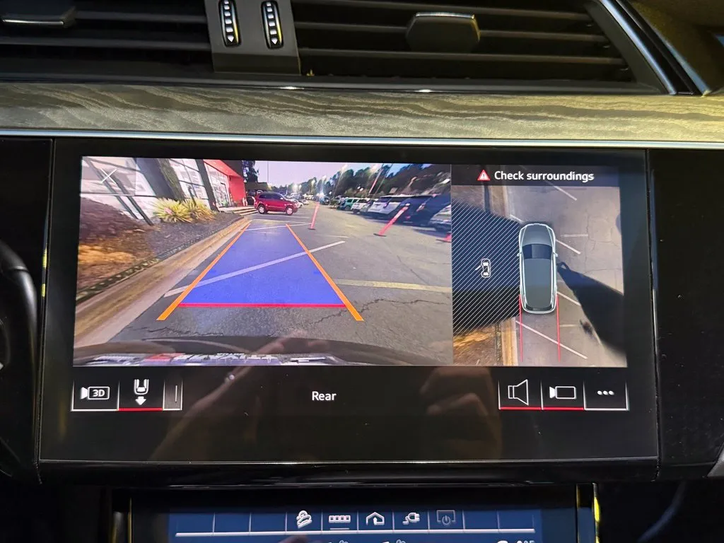 Audi e-tron photo 51