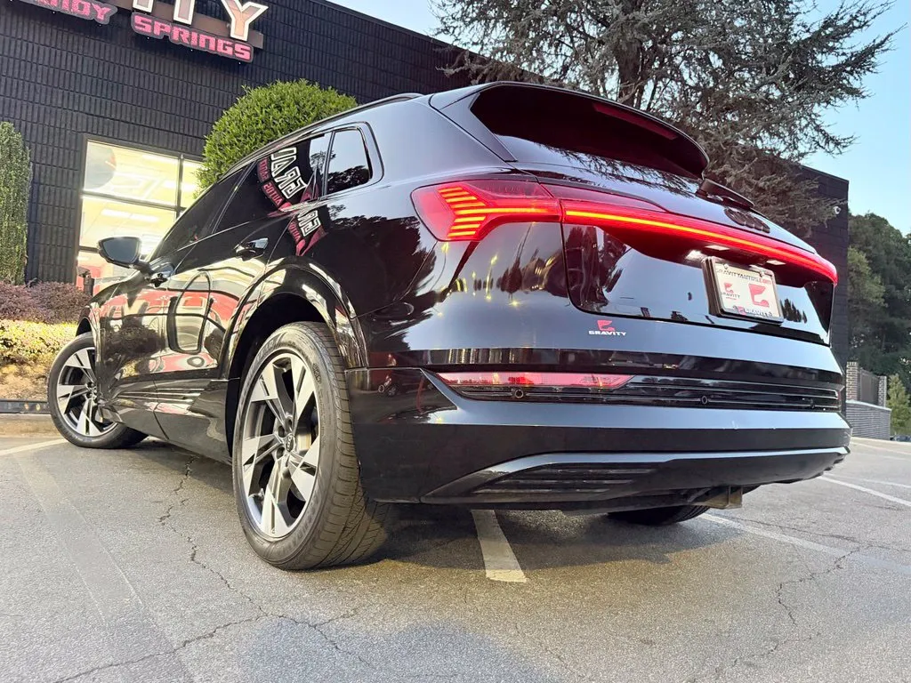 Audi e-tron photo 20