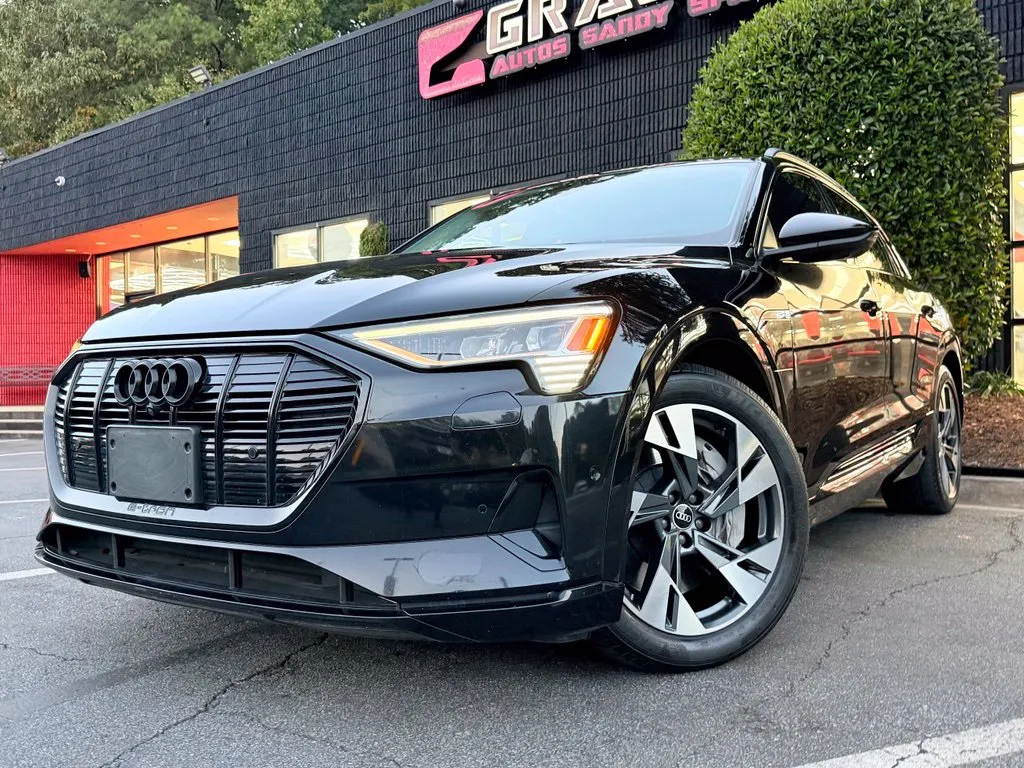 Audi e-tron photo 2