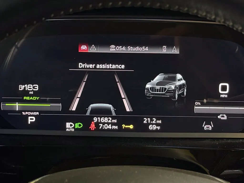 Audi e-tron photo 44
