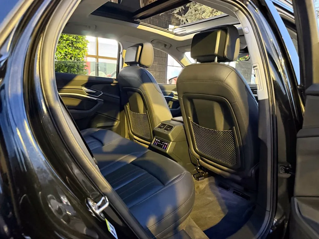 Audi e-tron photo 36