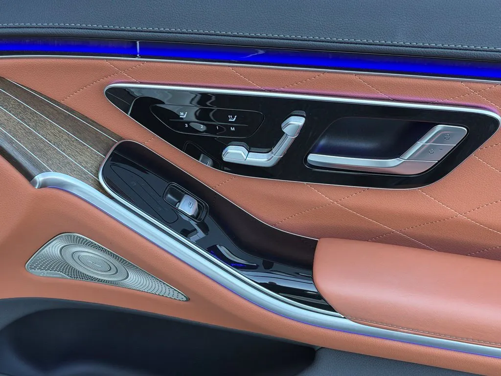 Mercedes-Benz S-Class photo 34