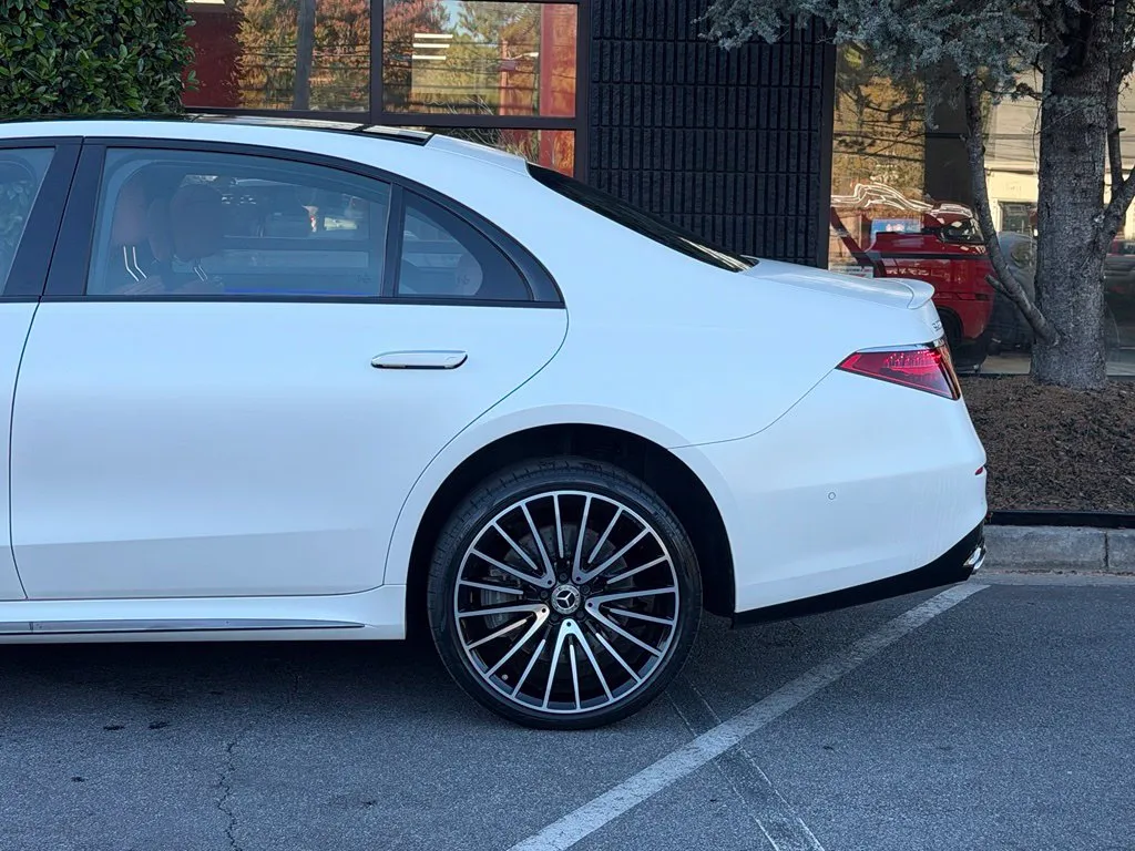 Mercedes-Benz S-Class photo 11