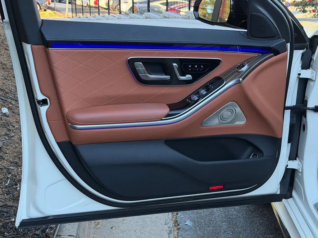 Mercedes-Benz S-Class photo 26