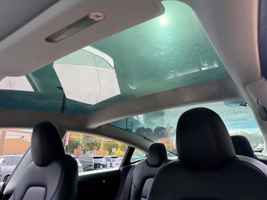 Tesla Model 3 photo 50