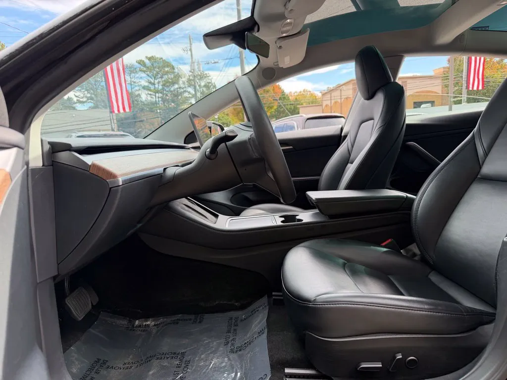 Tesla Model 3 photo 25
