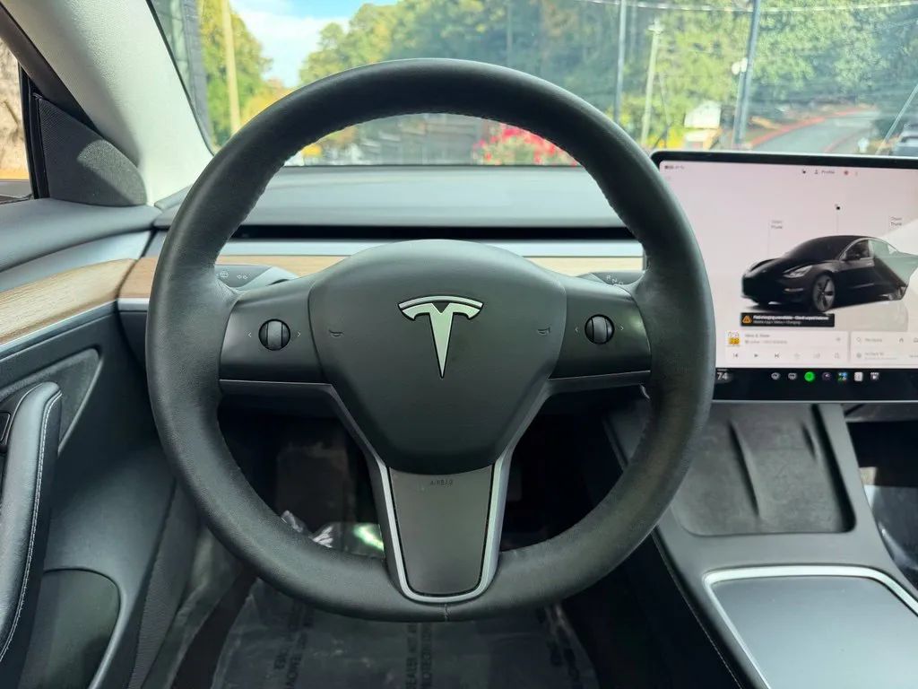 Tesla Model 3 photo 43