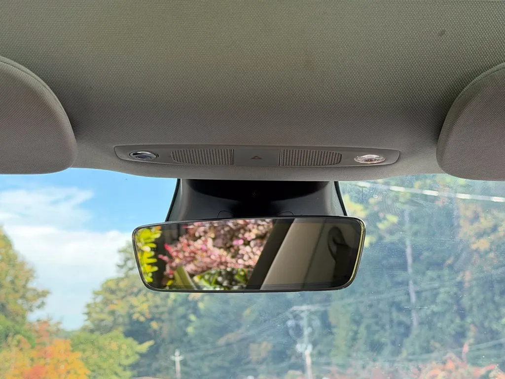 Tesla Model 3 photo 48