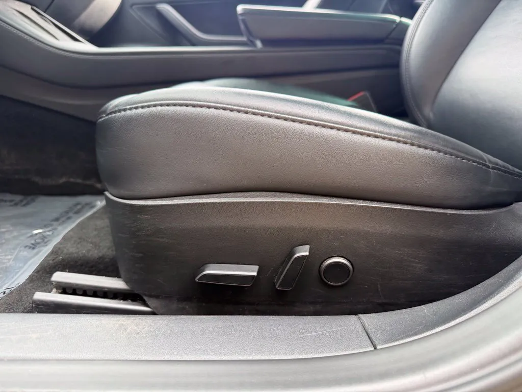 Tesla Model 3 photo 27