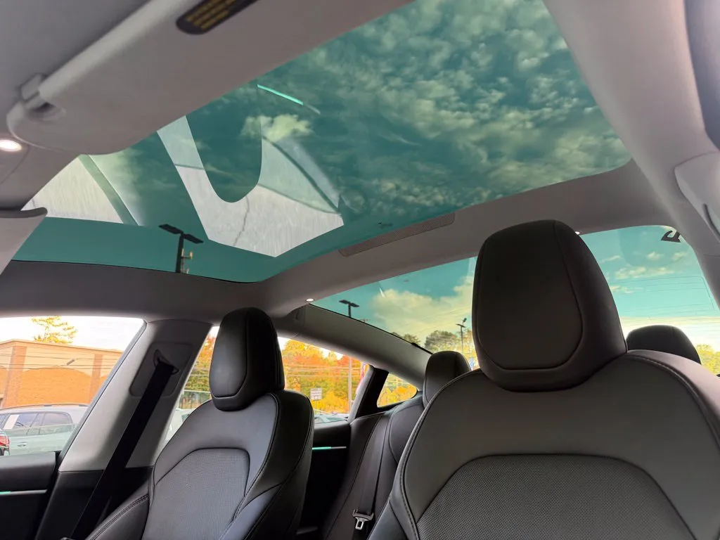 Tesla Model 3 photo 50