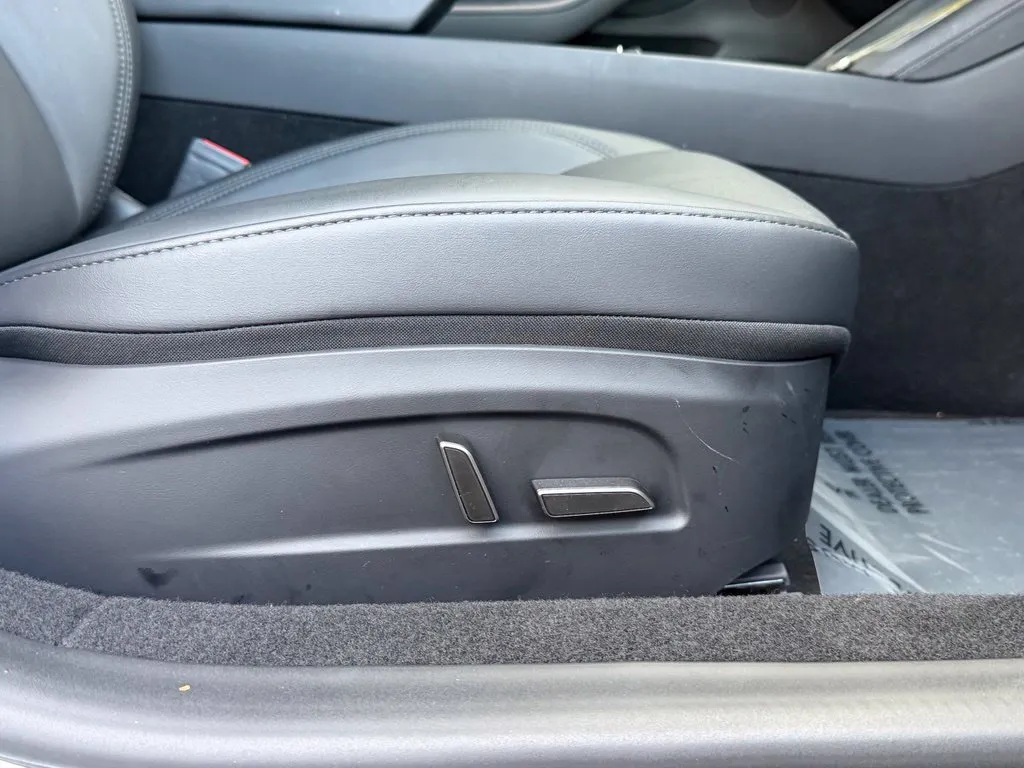 Tesla Model 3 photo 35
