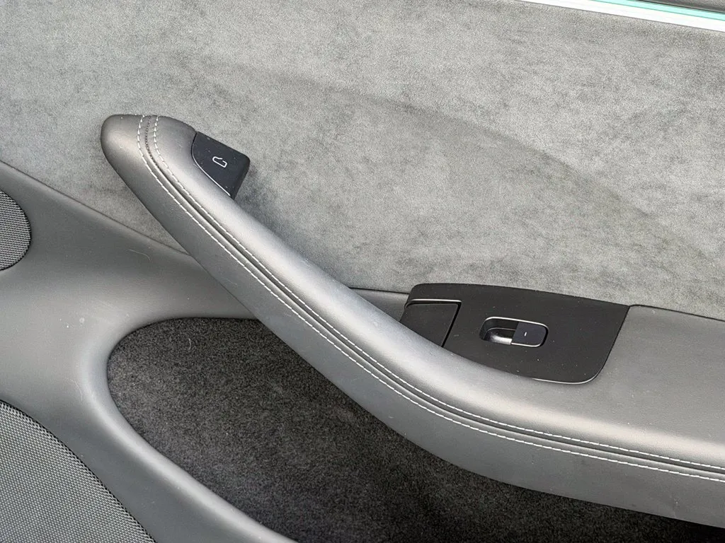 Tesla Model 3 photo 37