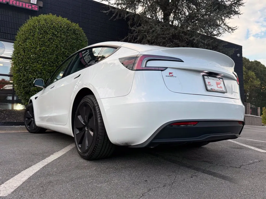 Tesla Model 3 photo 20