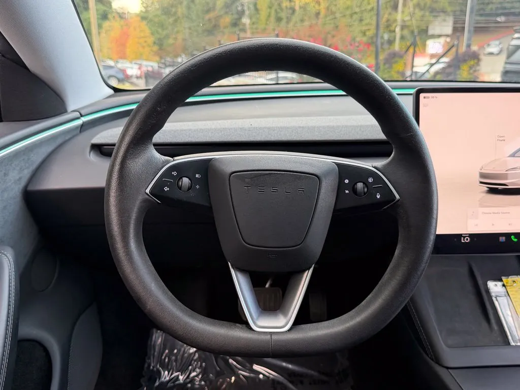 Tesla Model 3 photo 43