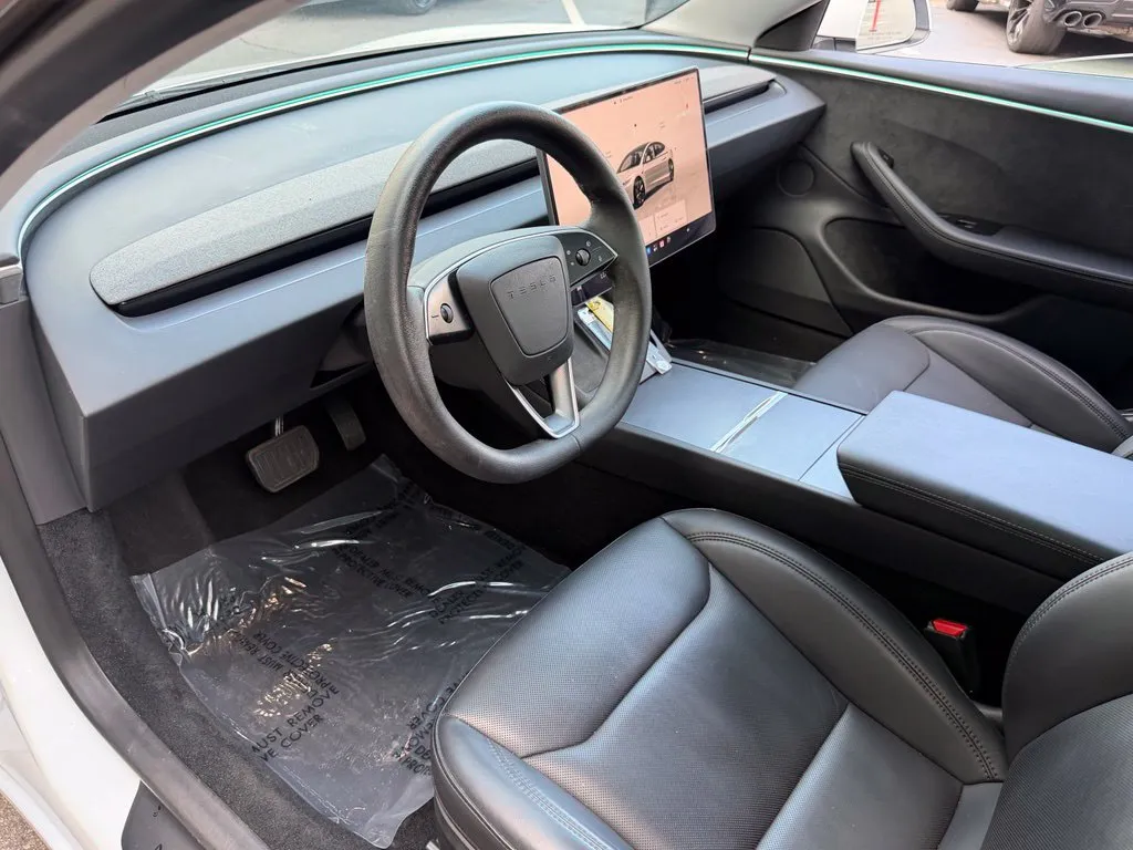 Tesla Model 3 photo 24