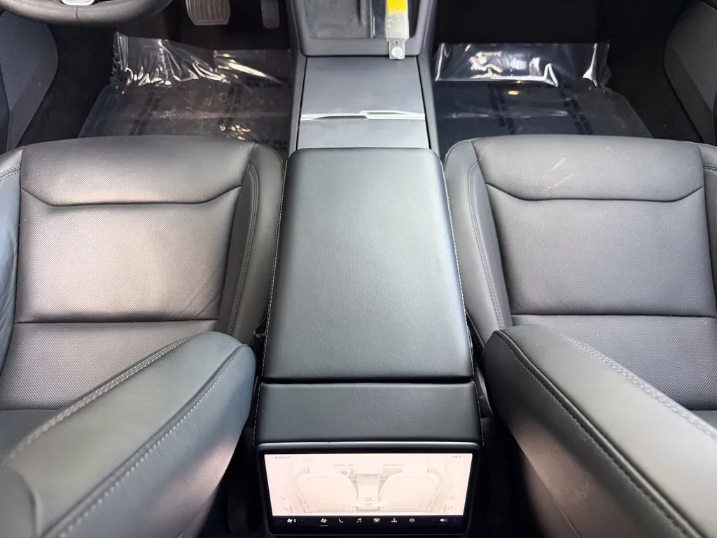 Tesla Model 3 photo 47
