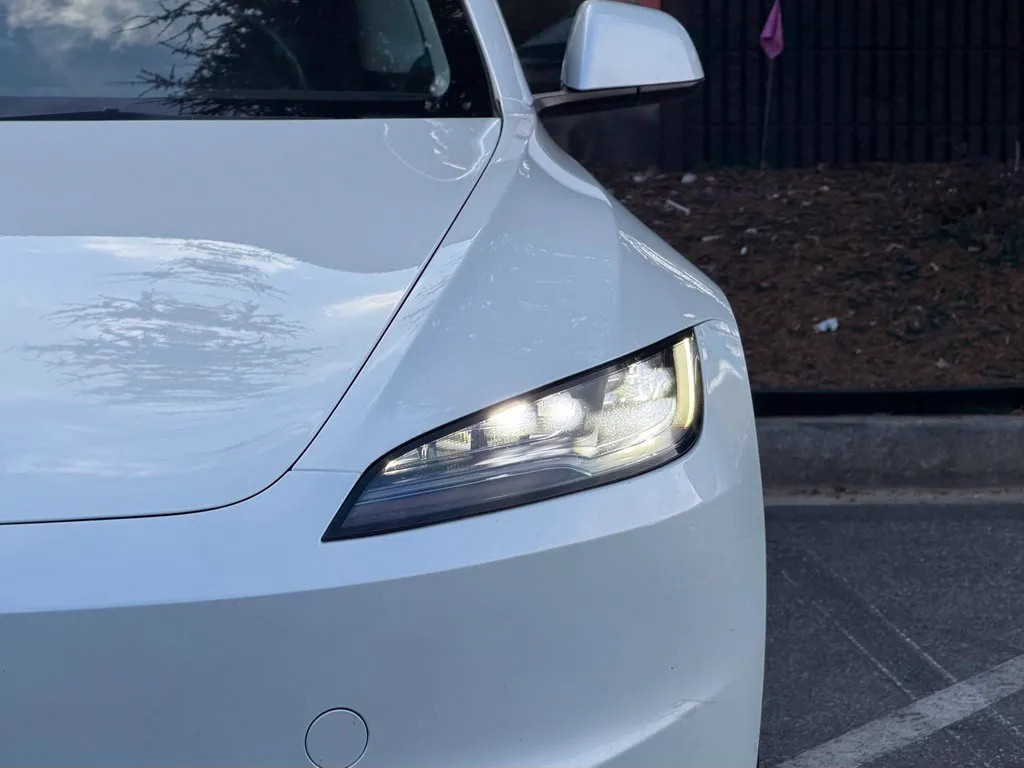 Tesla Model 3 photo 5