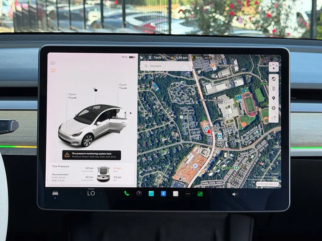 Tesla Model Y photo 47