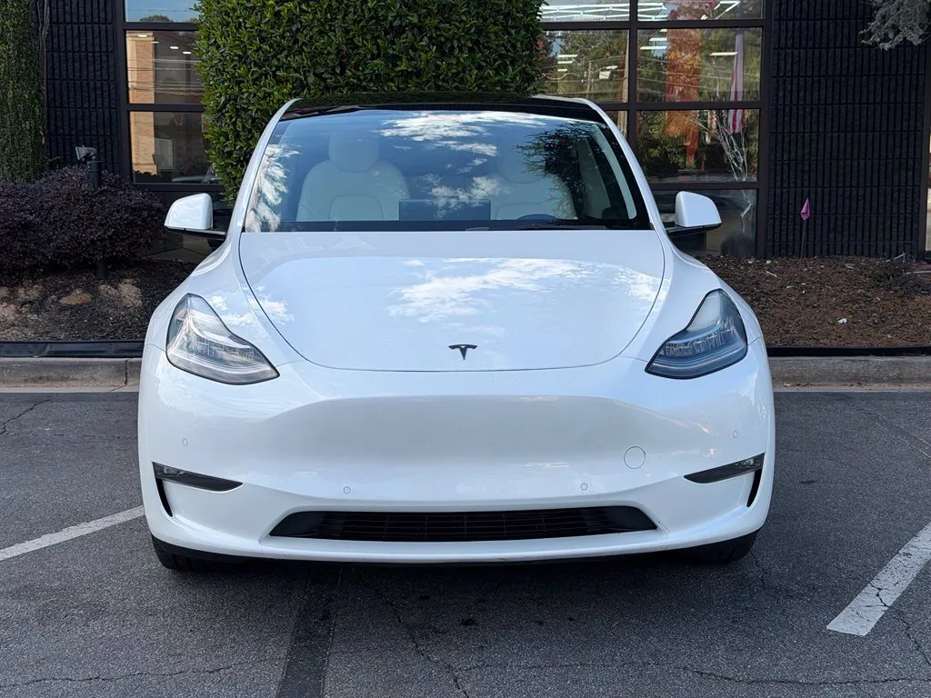 Tesla Model Y photo 4