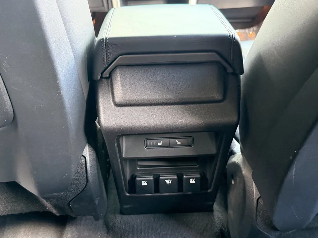 Land Rover Discovery Sport photo 52