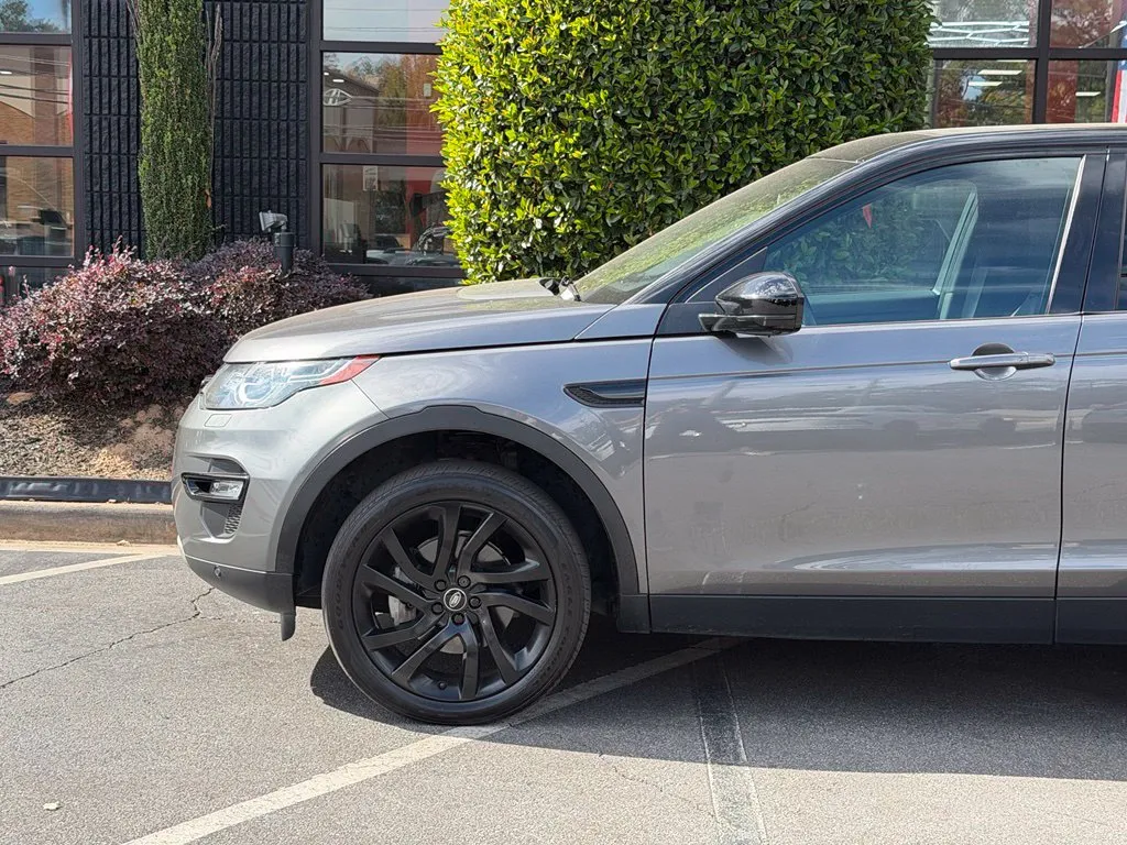 Land Rover Discovery Sport photo 10